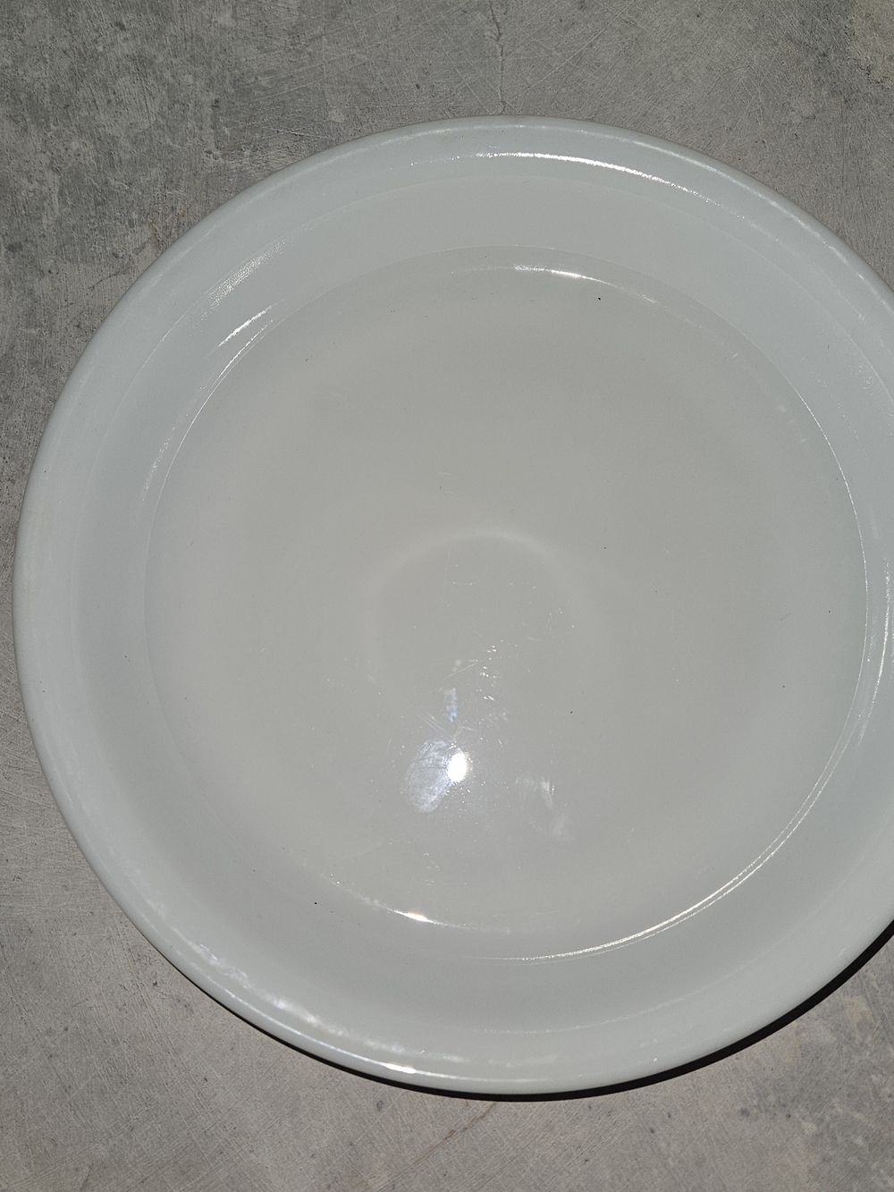 Pyrex Milk White Ceramic Baking  Bowl - Classic